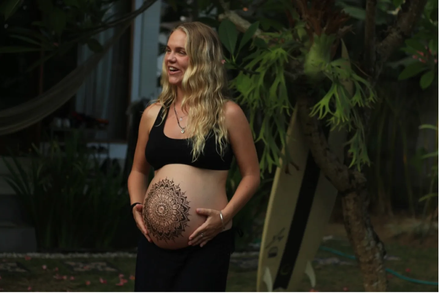 Maria Frisch during pregnancy outdoors in Bali